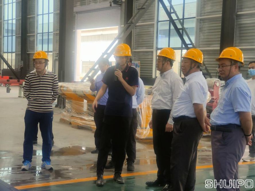 山東省科學院激光研究所所長賈中青、山東省機械設計研究院院長林江海帶領激光、高端裝備領域專家一行9人到水泊焊割實地調研2